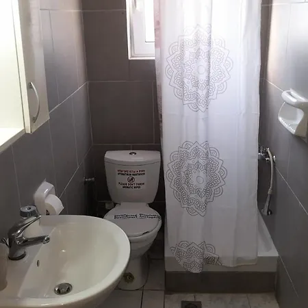 Gkoloi & *